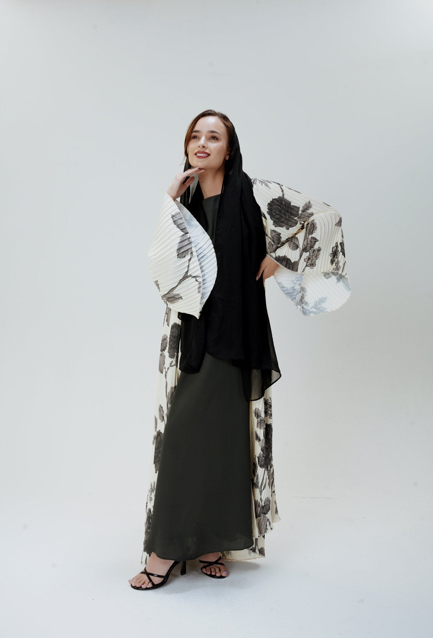 Ivory Noir Abaya- Two piece abaya in pleated fabric with floral print- Modest wear by MODMOD UK