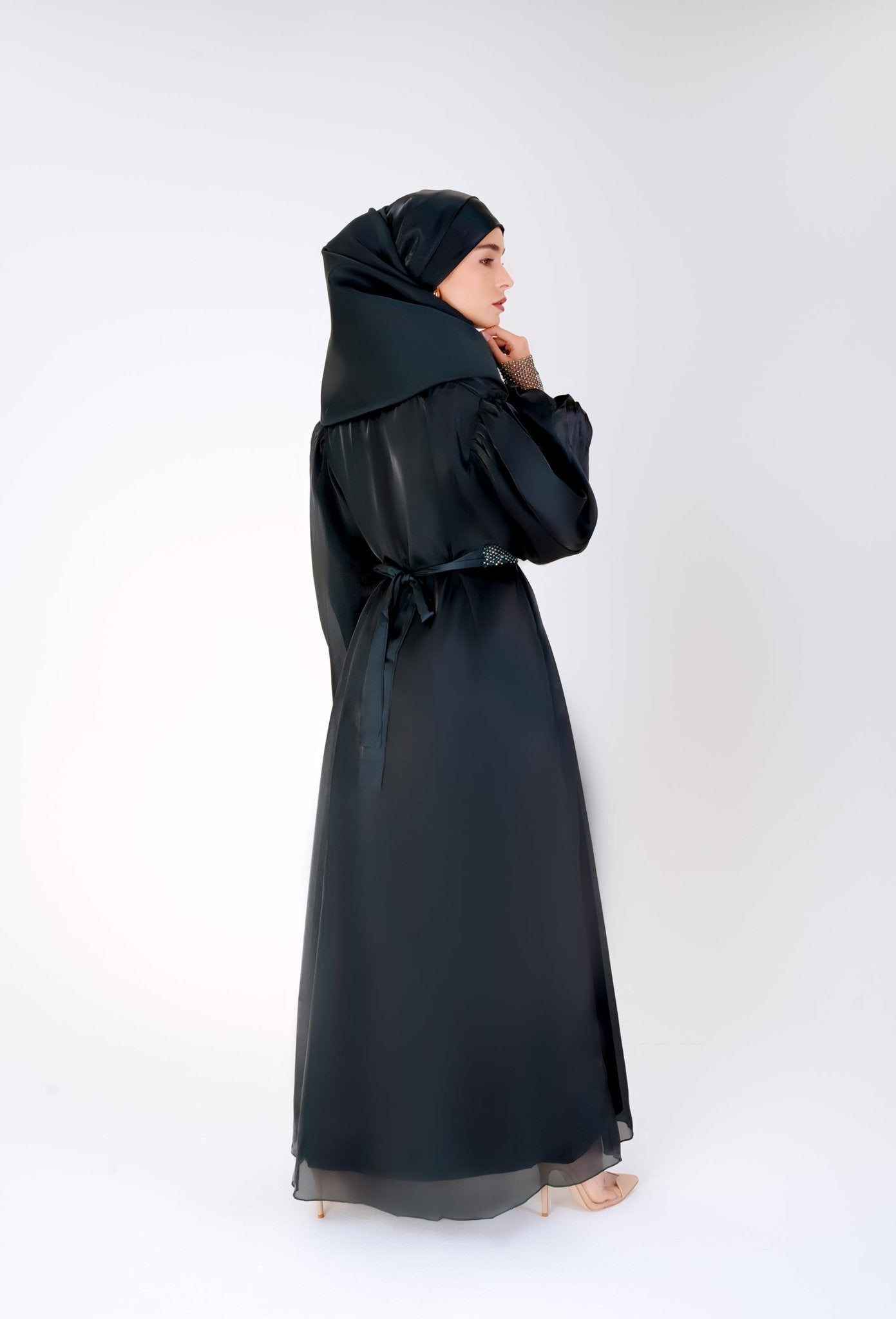 Jewel Gleam Abaya- a beautiful statement abaya in jewel green color, perfect for intimate outings- Modest fashion by MODMOD UK